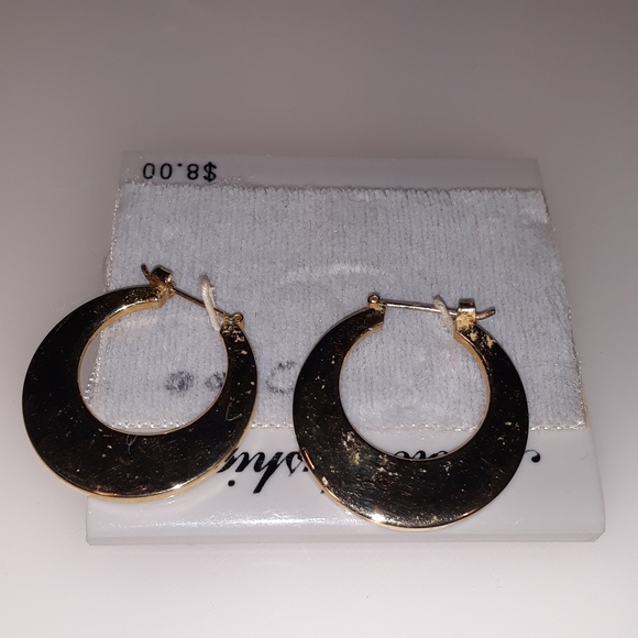 👛2/$20👛2 Pairs Large Goldtone Hoop Earrings - Picture 4 of 8